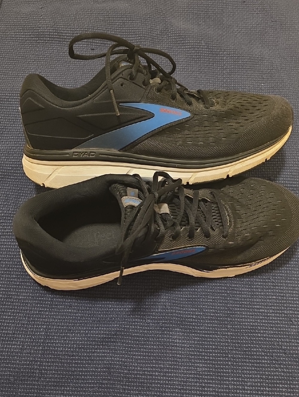 Brooks Dyad Extra Wide Black Running Shoes with Blue Accent